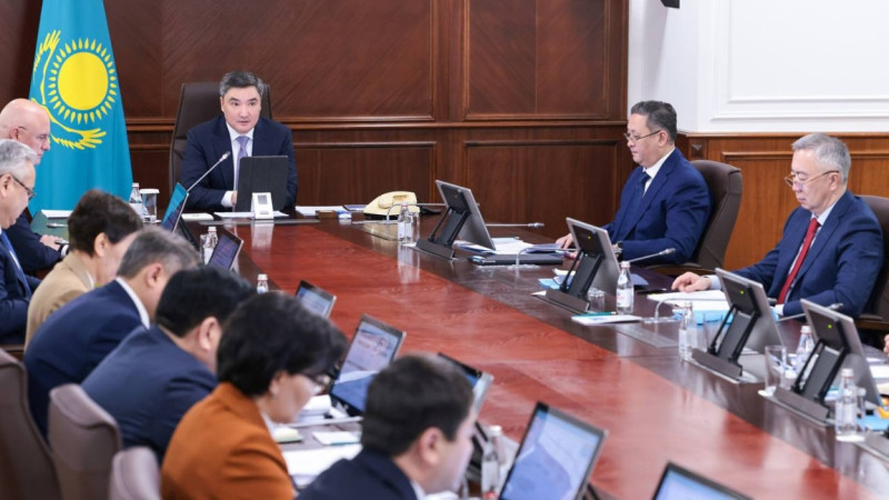 Олжас Бектенов жұмысшы кадрлар үшін жеңілдетілген ипотеканы қарастыруды тапсырды