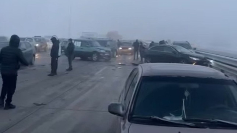 Almaty oblysyndaǵy trassada birden 18 kólik jantúrshigerlik jol apatyna tústi