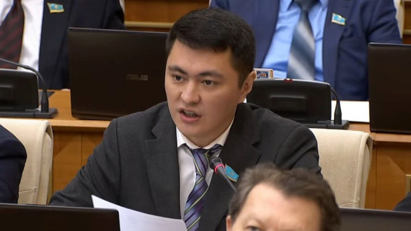 “Úkimet jeńildikti alyp tastaýy múmkin“. Muqaev eldegi baspana baǵasyna alańdady