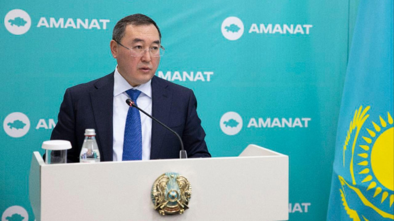 Máslihat depýtattary jumysyn jandandyrýy tiis - «AMANAT» partiialyq baqylaýy