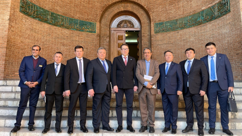 تٷركٸستان دەلەگاتسيياسى يران ينۆەستورلارىمەن كەزدەسٸپ, كەلٸسسٶزدەر جٷرگٸزدٸ