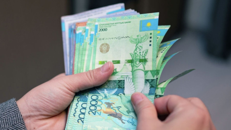 Májiliste keibir qazaqstandyqtardyń jalaqysyn arttyrý máselesi kóterildi