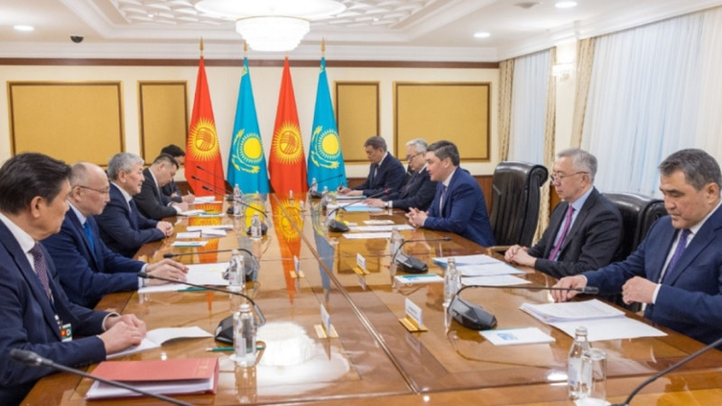 Qazaqstan men Qyrǵyzstan Úkimet basshylary saýda-ekonomikalyq bailanysty nyǵaitý talqylady