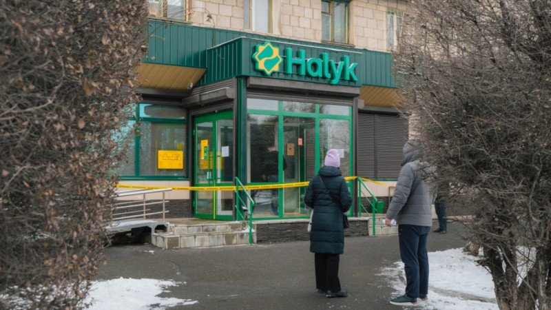 Pavlodarda Halyq bankti tonaǵan reseilikter bolyp shyqqan
