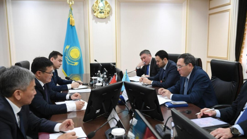 Almaty oblysynyń ákimi Qyrǵyz Respýblikasynyń Bas konsýlymen kezdesti