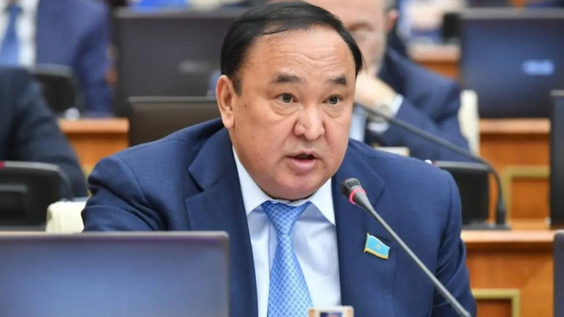 Depýtat Qairat Balabiev zeinetkerlerdiń nesiesin keshirýdi usyndy