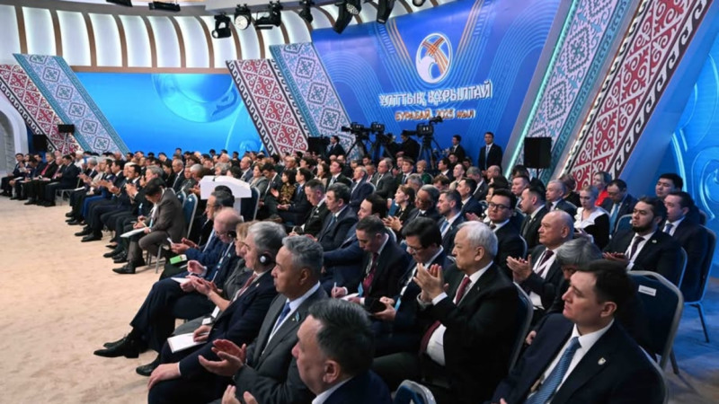 توقاەۆتىڭ ۇلتتىق قۇرىلتايدا ايتقاندارى: نەگٸزگٸ باسىمدىقتار, ٷردٸستەر, قورىتىندىلار - ساياساتتانۋشى