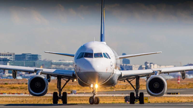 Air Astana jolaýshylar ushaǵy Baký áýejaiyna qonýǵa májbúr boldy