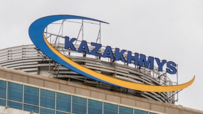 «Qazaqmysta» daý shyqty: korporatsiia eks-qyzmetkerin aiyptady