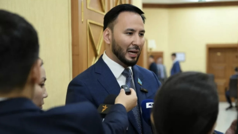 “2-3 күн мас болған”. Қожаназаров Берденовті атқан адамның қылмыс жасаған сәті туралы айтты