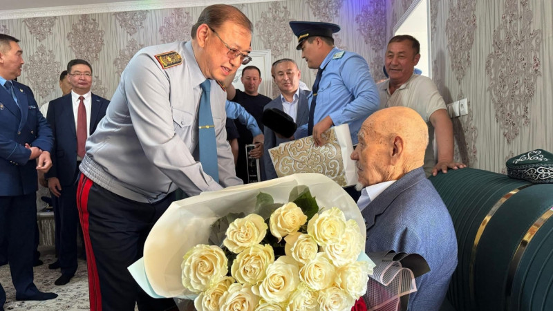 TÚRKISTANDA 101 JASTAǴY MAIDANGERMEN TAǴYLYMDY KEZDESÝ ÓTTI
