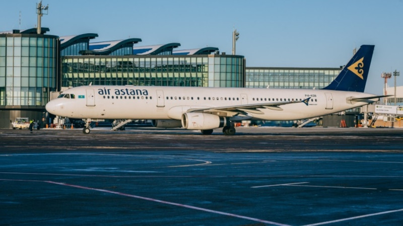 "Soǵys oty burq etti". Air Astana Almatydan Delige jáne keri baǵytta qatynaityn reisterdi toqtatty