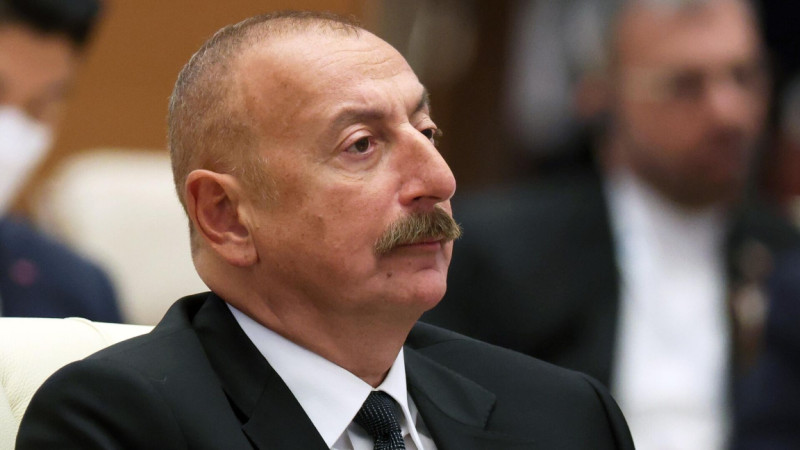 Ázerbaijan prezidenti Máskeýdegi Jeńis paradyna qatysýdan nege bas tartqan?