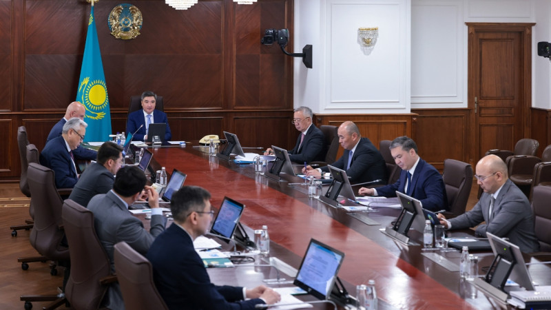 Bektenov: Qazaqstan investitsiialar tartý arqyly jańa óndiris oryndaryn qurýǵa múddeli