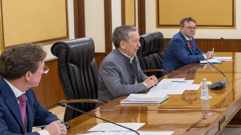 Qazaqstan reseilik "Tatneft" kompaniiasynyń tehnologiialaryna qyzyǵýshylyq tanytyp otyr: Bektenov Maganovpen kezdesti