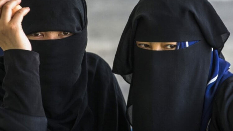 قازاقستاندا نيقاب كييۋگە تىيىم سالىنۋى مٷمكٸن