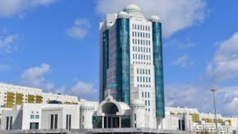 سەناتتا قازاقستاننىڭ تٶرت ٶڭٸرٸندە ەكولوگييانى لاستاعان كومپانييالار اتى اتالدى