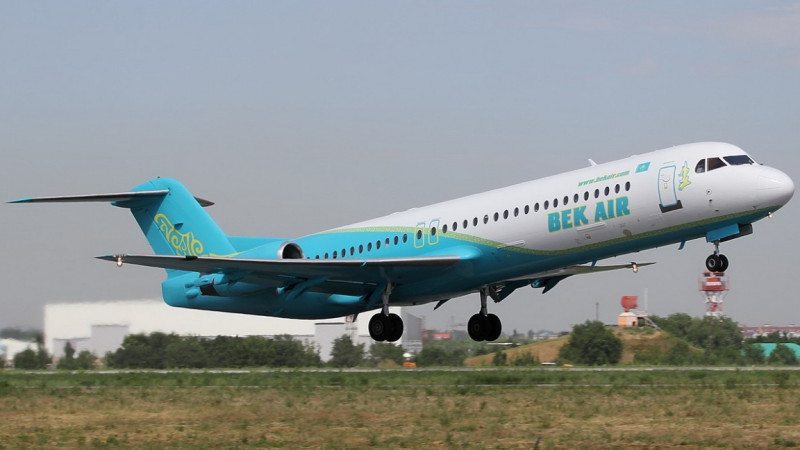 Apat bolyp, Bek Air-diń eki Fokker-100 ushaǵy aýktsionǵa qoiyldy