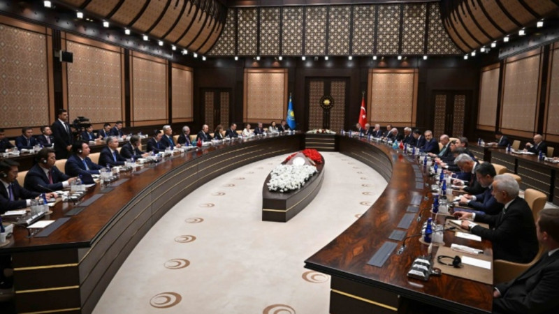 توقاەۆ پەن ەردوعان ستراتەگييالىق ىنتىماقتاستىق مەسەلەلەرٸن تالقىلادى