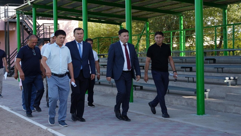 Ertai Altaev Otyrar aýdanyndaǵy kásiporyndardy aralady