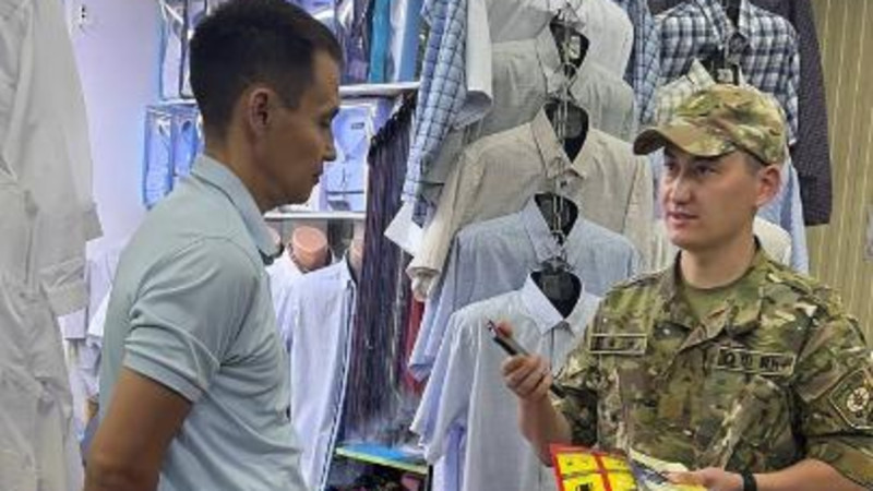 Almaty qutqarýshylary «Alataý» bazarynda jer silkinisine daiyndyq sharasyn ótkizdi