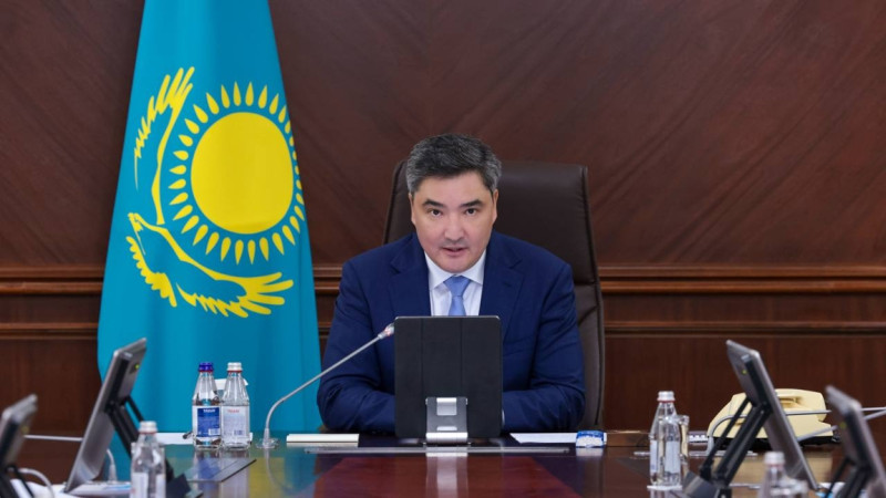 Бектенов жиын өткізді: жол сапасы үшін мердігерлердің жауапкершілігі күшейтіледі