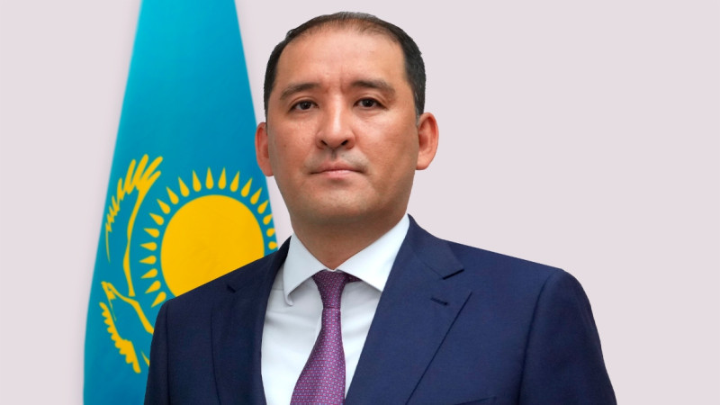 ۇستالعان شەنەۋنٸكتٸڭ ورنىنا جاڭا كٶلٸك ۆيتسە-مينيسترٸ كەلدٸ