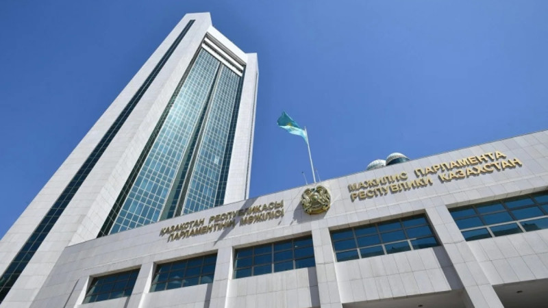 مەجٸلٸس تەرتٸپتٸك جازاعا تارتىلعان دەپۋتاتتاردىڭ ەسٸمٸن جاسىرعان - باق