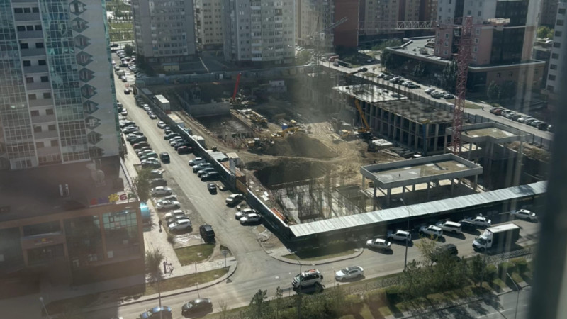 Astana ákimi qaladaǵy zańsyz qurylysqa shúilikti