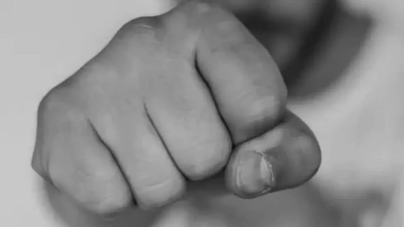 Қостанайда дәрігерді соққыға жыққан науқас 2 млн теңге өтемақы төлеуге дайын екенін мәлімдеді