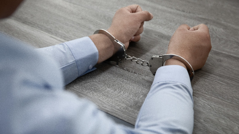 قازاقستاندا قىركٷيەكتە 13 سىبايلاس جەمقورلىق دەرەگٸ ەشكەرەلەندٸ
