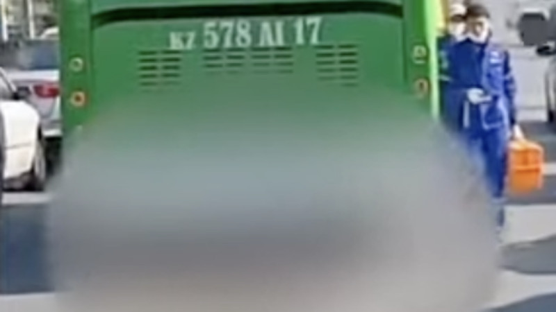 شىمكەنتتە اۆتوبۋس ەيەلدٸ قاعىپ ٶلتٸردٸ