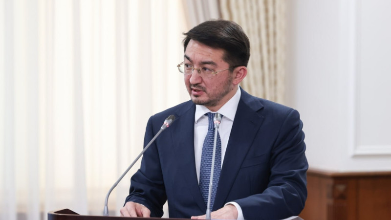 Ministr Mádiev 2027 jylǵa qarai halyqtyń 100%-y internetpen qamtylady dep sendirdi