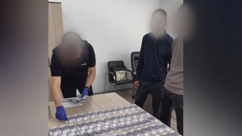 "حالىقتىڭ ەڭبەگٸمەن تاپقان اقشاسى". اتىراۋ تۇرعىنى بجزق ٸسٸ بويىنشا ٷندەۋ جاسادى