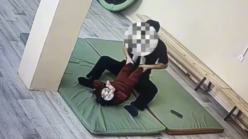 Pavlodarda erekshe balaǵa dórekilik kórsetken muǵalimge qatysty is qozǵaldy