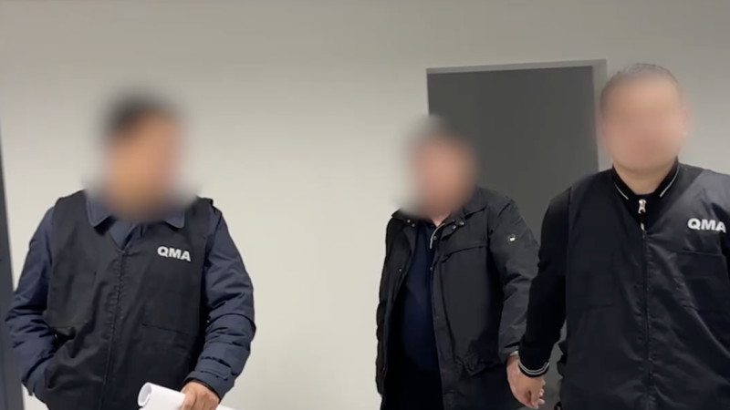 بقو-دا كوللەدج ديرەكتورى بيۋدجەت قارجىسىن قالتاعا باسقان