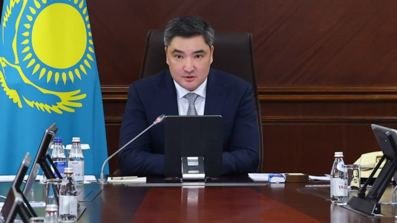 "بٸر تامشى سۋ بەرمەيمٸز": بەكتەنوۆ سۋ تاپشىلىعى مەسەلەسٸن قاتاڭ باقىلاۋعا الدى