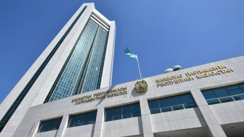 سەناتتا جەتٸ زاڭ جوباسى بٸرٸنشٸ وقىلىمدا تالقىلانادى