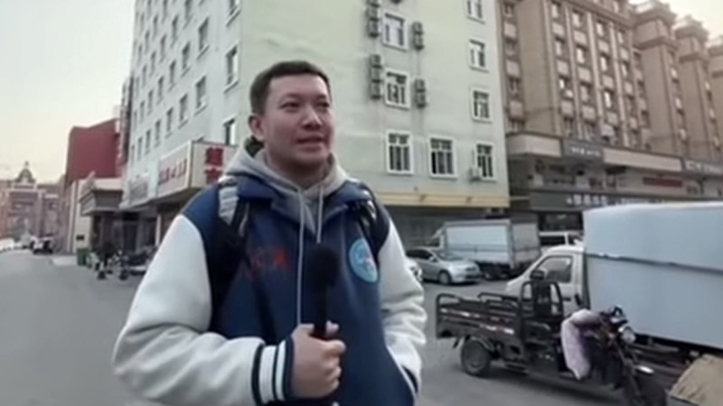Jýrnalist Ashat Niiazov Qytaida uiatqa qaldy