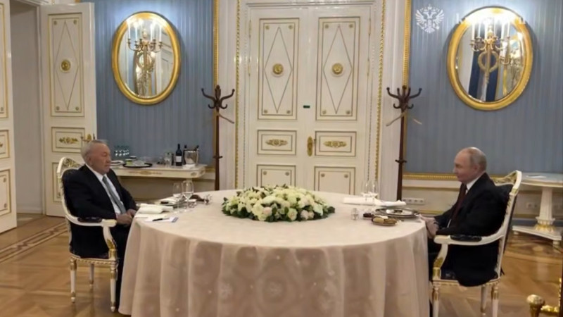 Nazarbaev Pýtinmen kezdesti