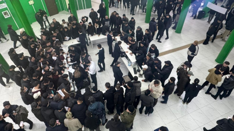 كٶلٸك نٶمٸرٸن ەركٸن تاڭداۋعا رۇقسات بەرٸلگەن شاقتا محقكو-لاردا كەزەك كٶبەيدٸ
