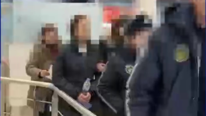 قارجى پيراميداسىن باسقارعانى ٷشٸن ٸزدەۋدە جٷرگەن تۇلعا گرۋزييادان ەكستراديتسييالاندى