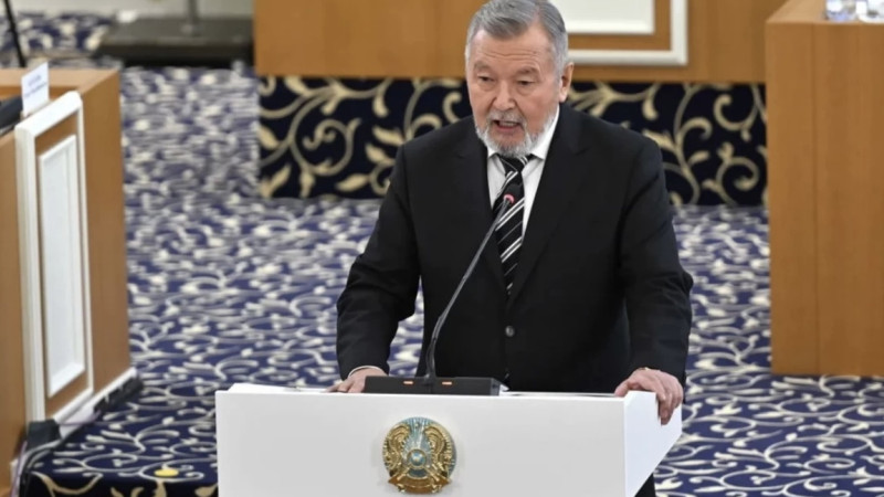 بەلگٸلٸ زاڭگەر جاڭا كونستيتۋتسييا جوباسىن بٷكٸلحالىقتىق رەفەرەندۋمعا شىعارۋ تۋرالى ۇسىنىستى قولدادى
