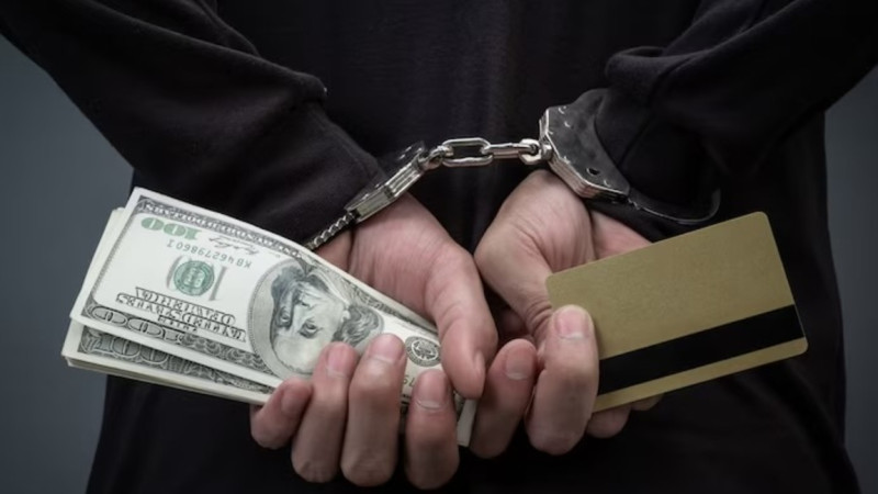 قازاقستاندىق ەيەل ۇلىن وقۋعا تٷسٸرەمٸن دەگەن الاياققا 2,5 ملن تەڭگە بەرگەن