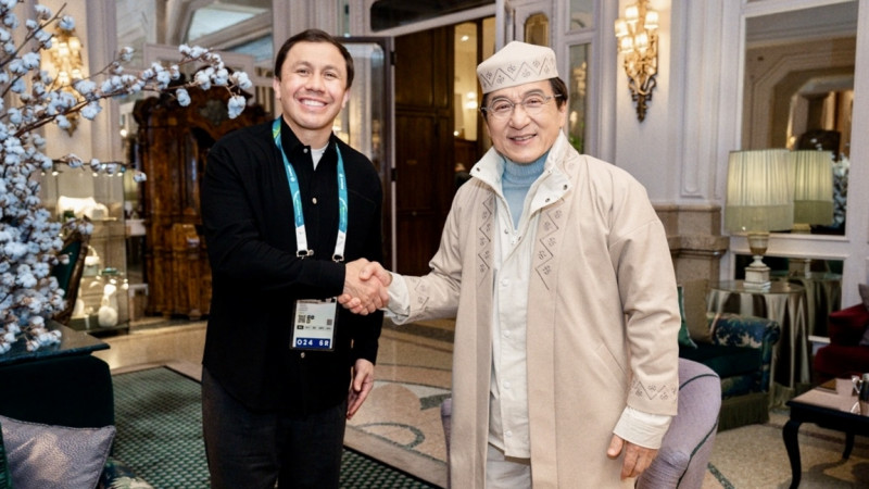 گولوۆكين اتاقتى دجەكي چانمەن كەزدەسٸپ, شاپان جاپتى