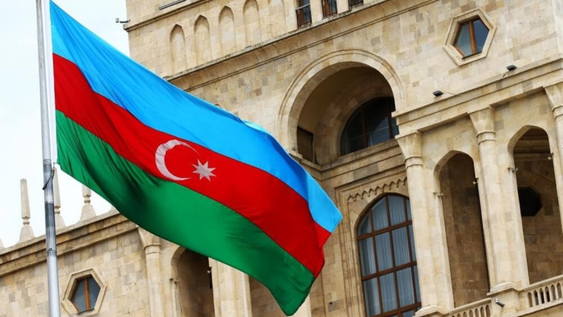 ەزەربايجان يراننان ديپلوماتتارىن كەرٸ قايتارماق