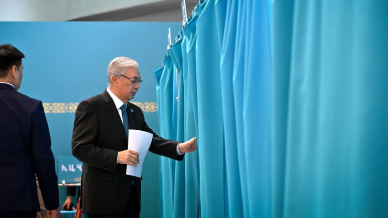 Toqaev referendýmda daýys berdi