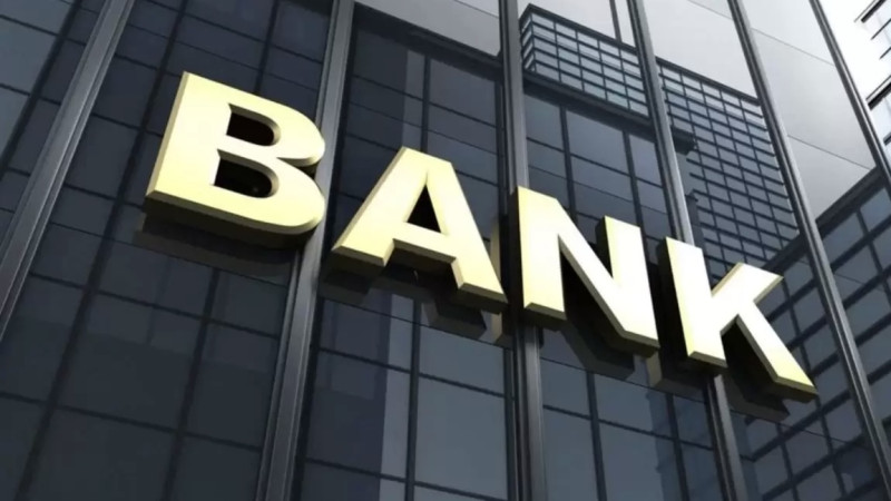 Qazaqstandaǵy birneshe bank qyzmetkerlerdiń jalaqysyn ósirý josparynan ainyp qaldy