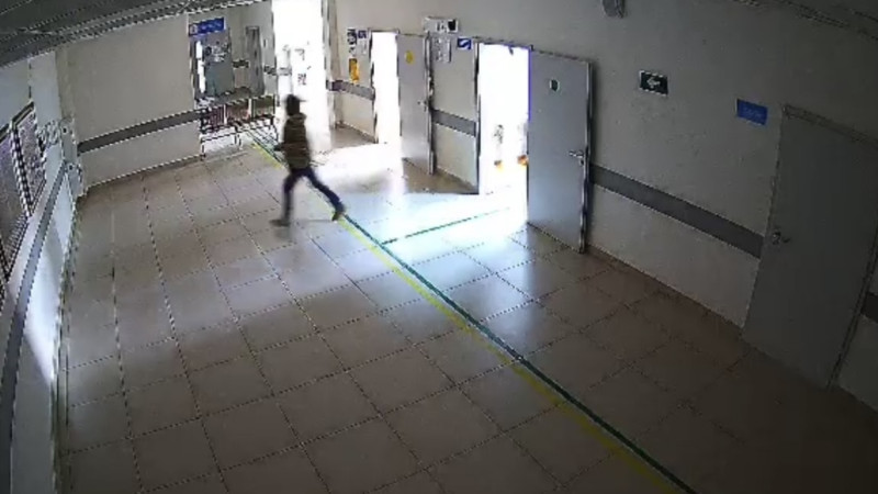 استانادا مەديتسينا قىزمەتكەرٸنە شابۋىل جاسالدى