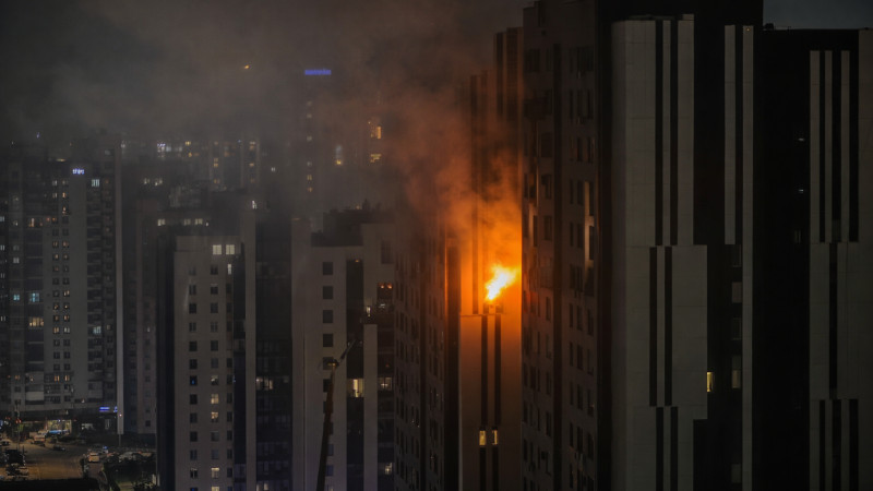 استاناداعى ٷش بالانىڭ قازاسى: بەلگٸلٸ جۋرناليست ٷندەۋ جاسادى